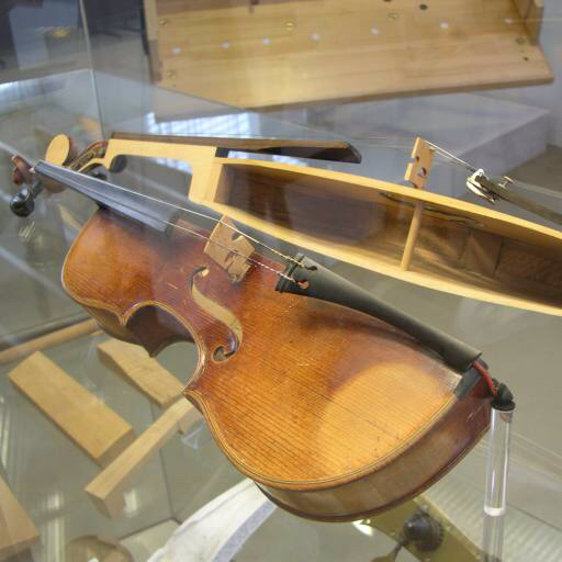 раздел, половина, скрипка, инструмент Markb120