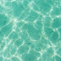 Pixwords изображение с вода, отражение, зеленый, прозрачный, песок, torquoise Tassapon - Dreamstime