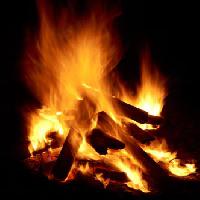 Pixwords изображение с огонь, дерево, сжечь, темно- Hong Chan - Dreamstime
