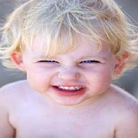 Pixwords изображение с Детские, детский, сердитые, блондинка, дети, глаза, рот, зубы Nick Stubbs - Dreamstime