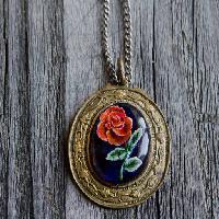 ожерелье, ювелирные изделия, роза, подвеска Ulyana Khorunzha (Ulyanakhorunzha)