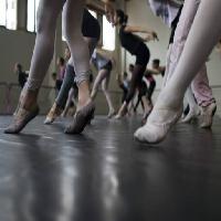 Pixwords изображение с ноги, танцор, танцоры, практика, женщины, ноги, пол Goodlux