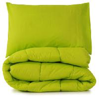 зеленый, подушки, покрывала Karam Miri - Dreamstime