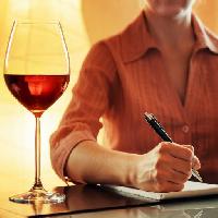 Pixwords изображение с стекло, вино, руки, карандаш, перо, писать, человек, женщина, Efired