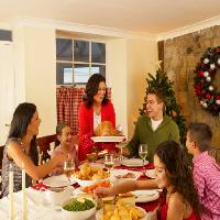 ужин, стол, еда, еда, люди, человек, лицо, семья, дети Monkey Business  Images Ltd (Stockbrokerxtra)