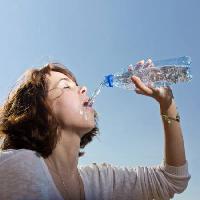 Pixwords изображение с вода, напиток, девушка, рот Jura Vikulin - Dreamstime