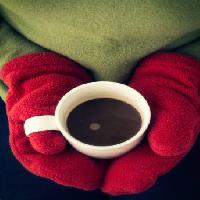 стаканов, кофе, кофе, руки, красные, перчатки, зеленый Edward Fielding - Dreamstime